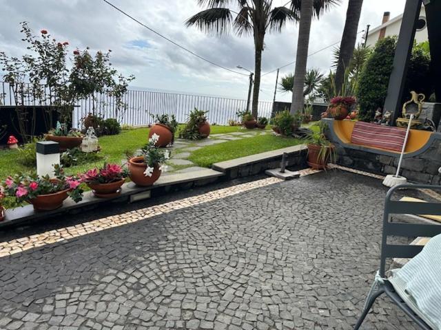 Zeza'S Garden Villa Calheta  Exterior photo