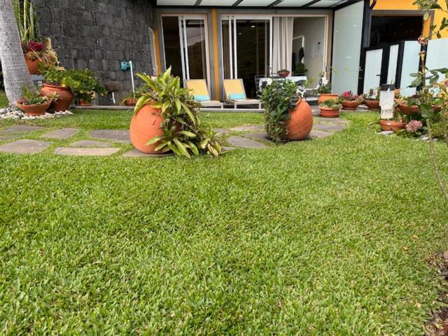Zeza'S Garden Villa Calheta  Exterior photo