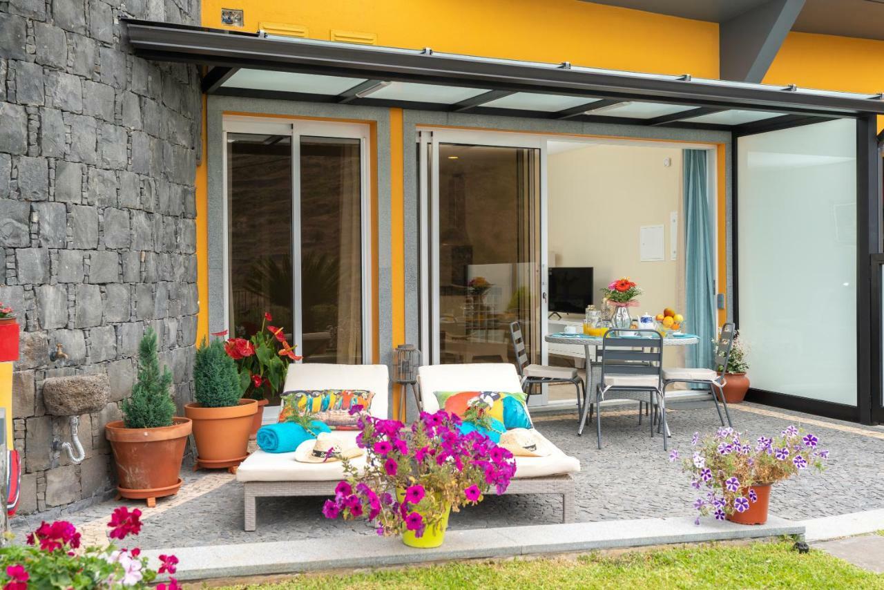 Zeza'S Garden Villa Calheta  Exterior photo